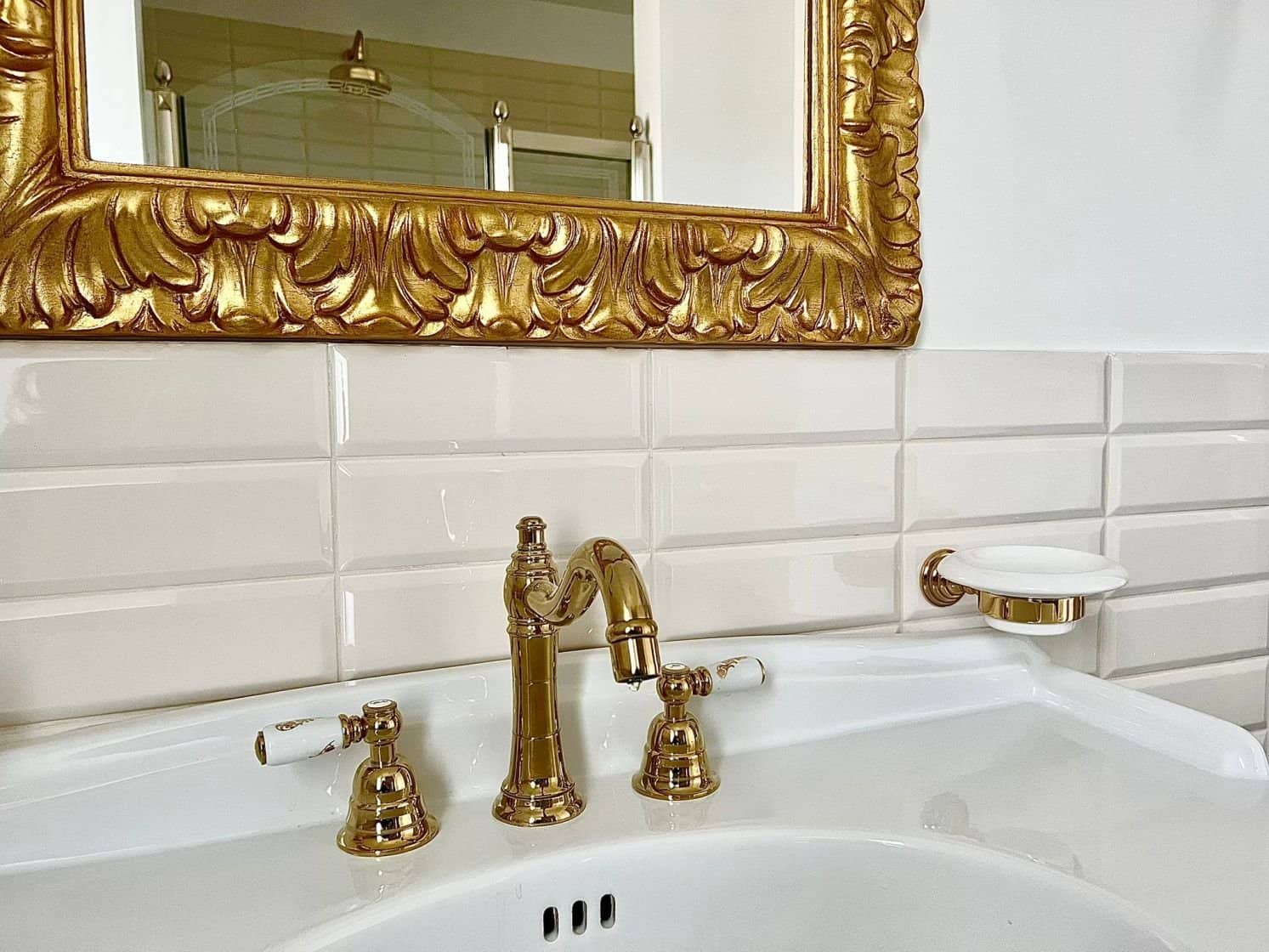 SUPER OCAZIE SE VIND 3 APARTAMENTE DE LUX IN VILA ZONA PARC CAROL COSBUC — fotografia 42 din 96