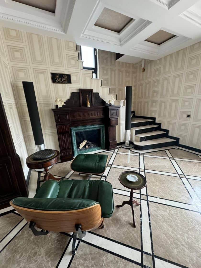 SUPER OCAZIE SE VIND 3 APARTAMENTE DE LUX IN VILA ZONA PARC CAROL COSBUC — fotografia 63 din 96