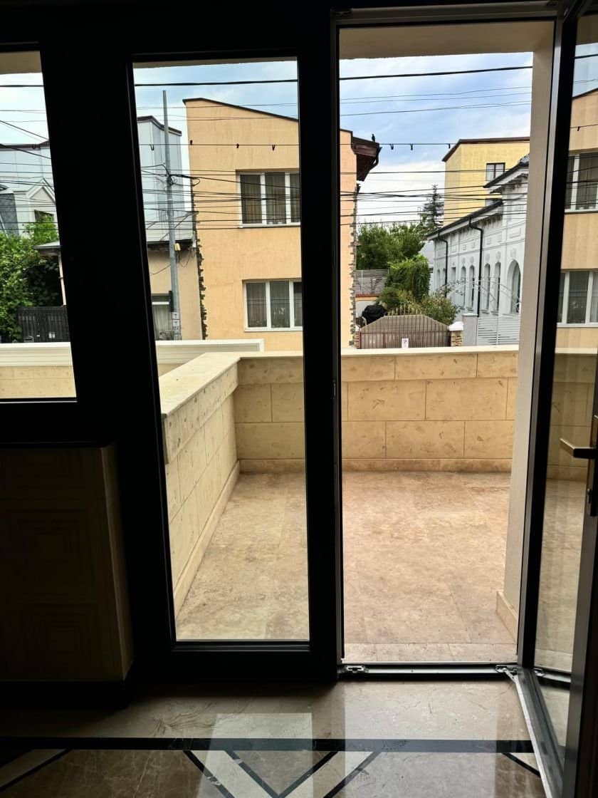 SUPER OCAZIE SE VIND 3 APARTAMENTE DE LUX IN VILA ZONA PARC CAROL COSBUC — fotografia 82 din 96