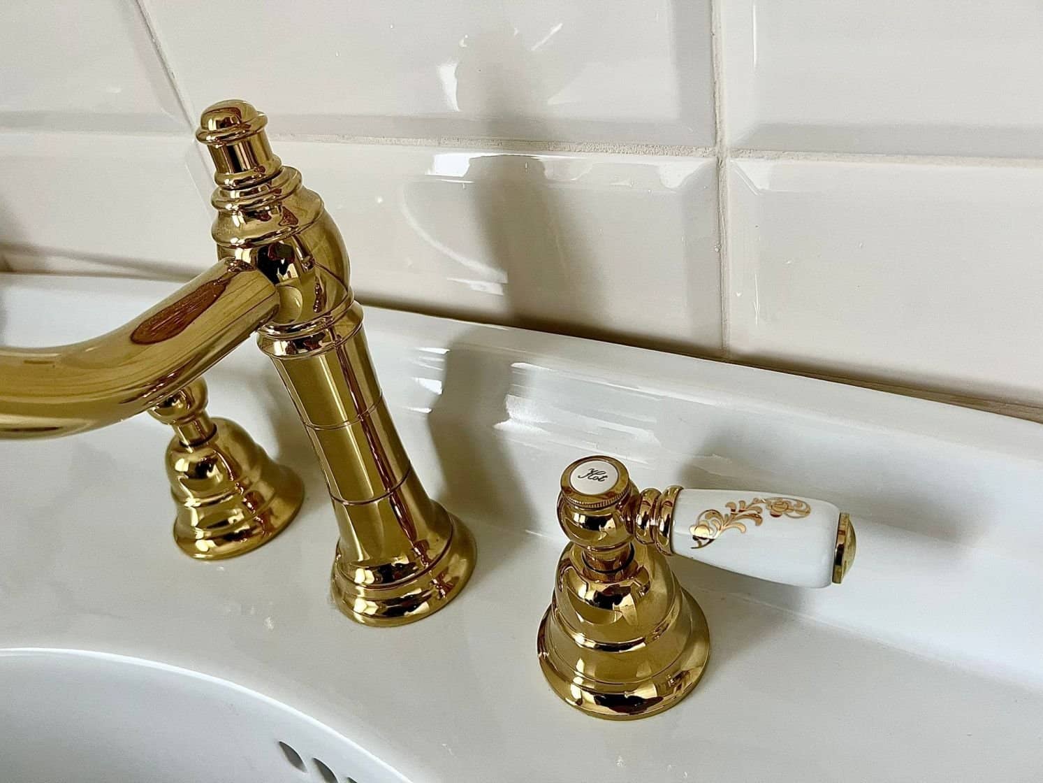 SUPER OCAZIE SE VIND 3 APARTAMENTE DE LUX IN VILA ZONA PARC CAROL COSBUC — fotografia 39 din 96