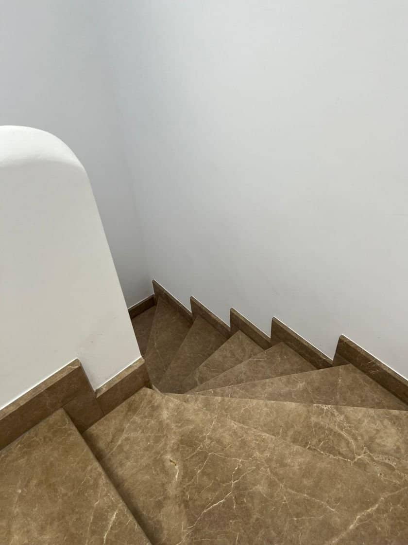 SUPER OCAZIE SE VIND 3 APARTAMENTE DE LUX IN VILA ZONA PARC CAROL COSBUC — fotografia 15 din 96