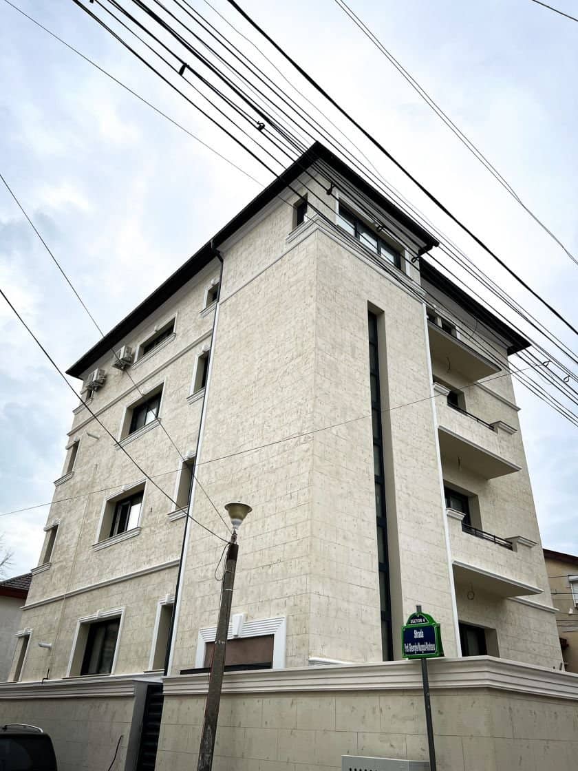 SUPER OCAZIE SE VIND 3 APARTAMENTE DE LUX IN VILA ZONA PARC CAROL COSBUC — fotografia 3 din 96