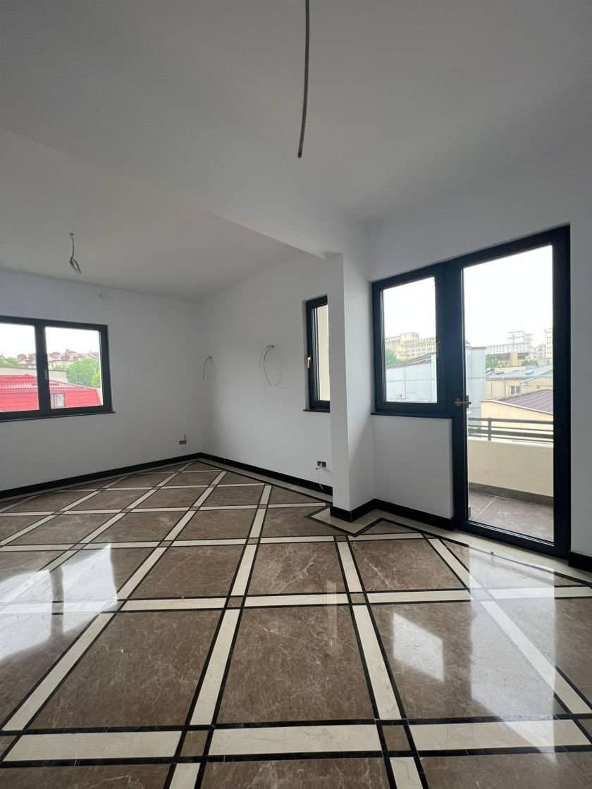 SUPER OCAZIE SE VIND 3 APARTAMENTE DE LUX IN VILA ZONA PARC CAROL COSBUC — fotografia 9 din 96