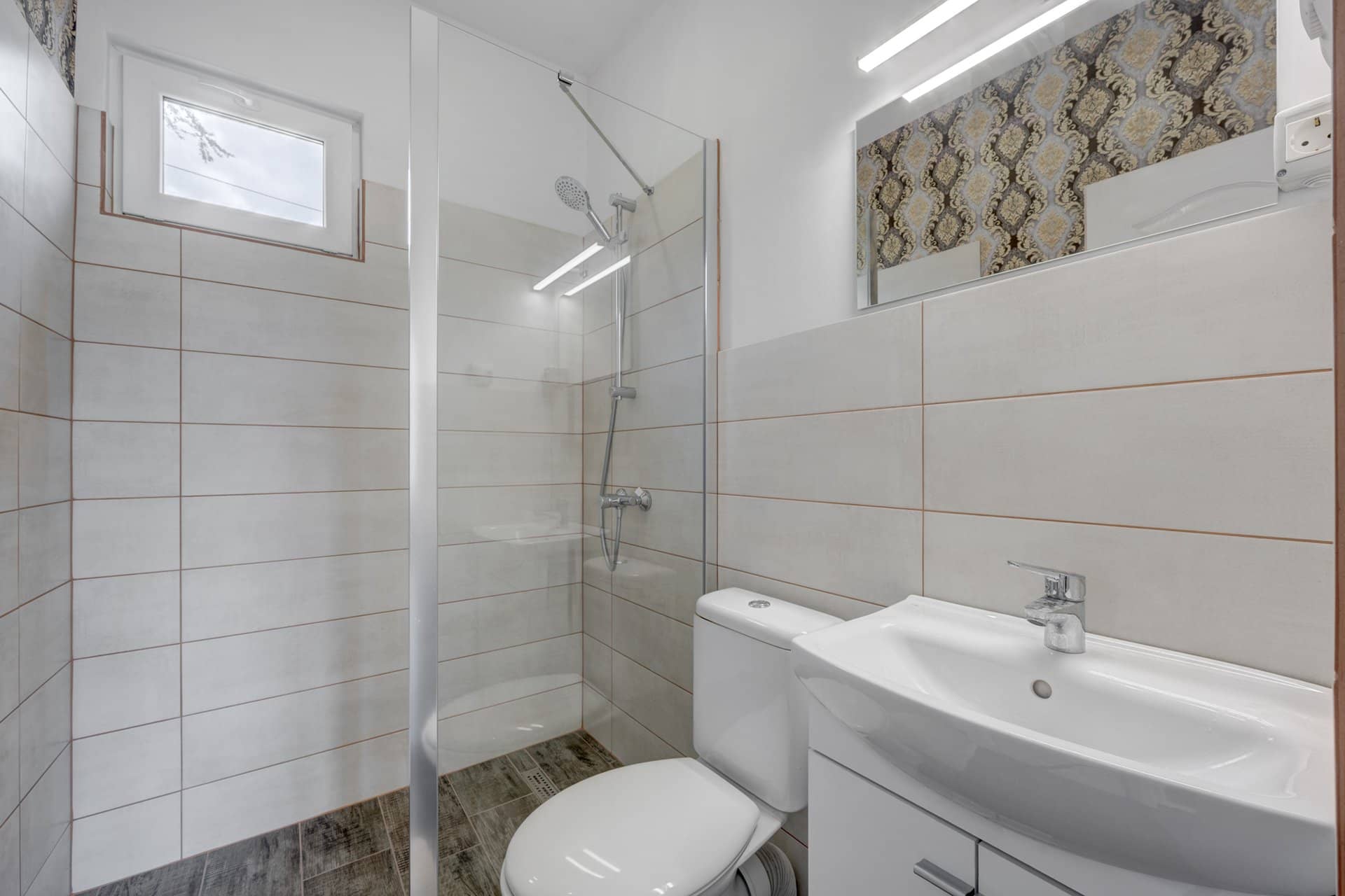 Provita de Sus, Prahova, Casa renovata, Comision 0 % — fotografia 17 din 35