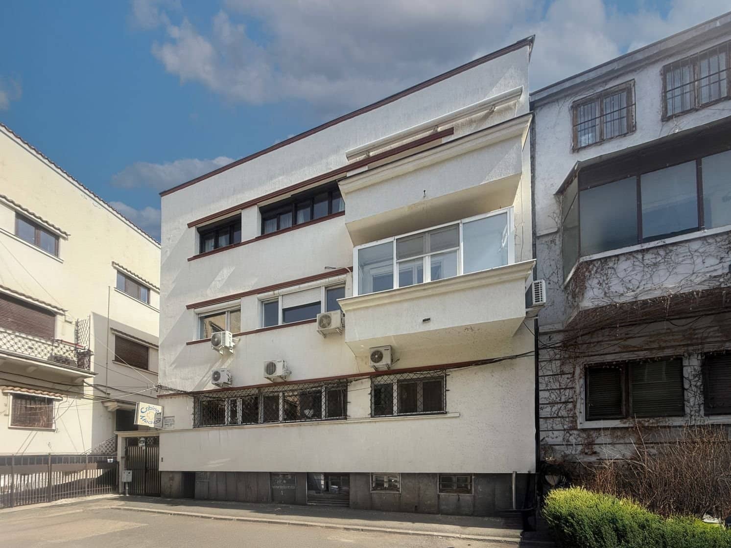 Apartament neoclasic în inima Bucureștiului – o poveste de arhitectură și elegan — fotografia 1 din 9