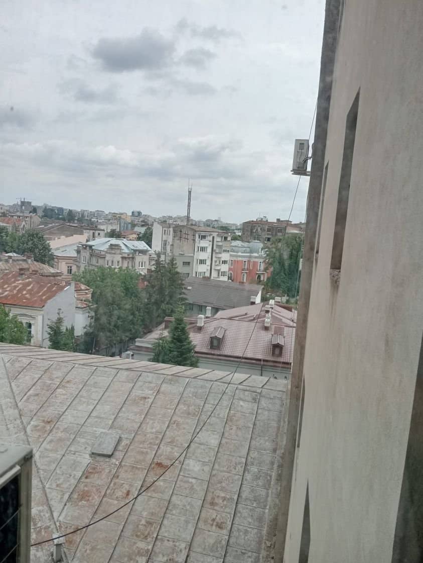 VAND 2 CORPURI DE CLADIRE CENTRAL CARTIERUL EVREIERSC BUCURESTI — fotografia 4 din 25