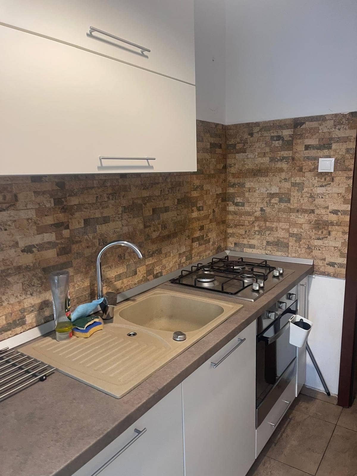INVESTITIE - Apartament 2 camere, etaj 1 la Piata Victoriei + CHIRIAS — fotografia 6 din 8