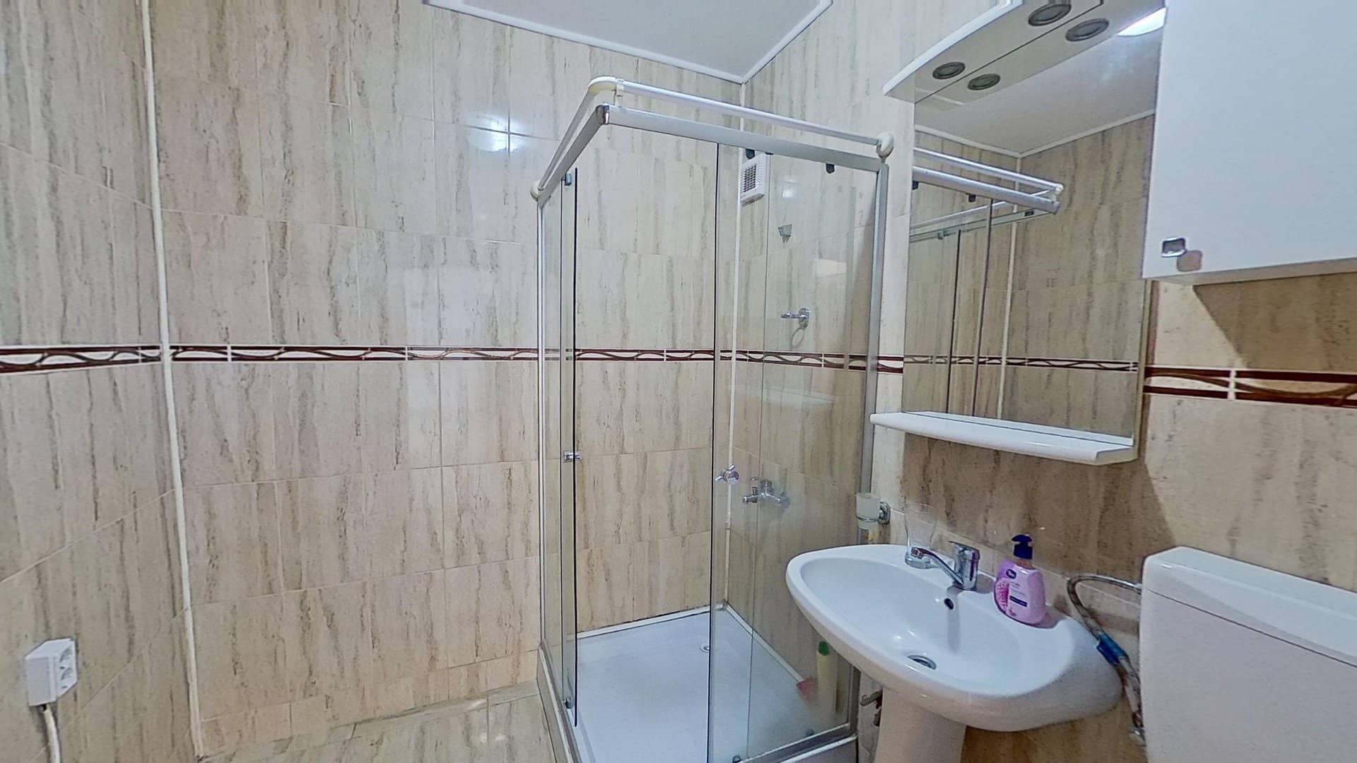 Apartament în vilă cu curte, etaj 1 — fotografia 5 din 8
