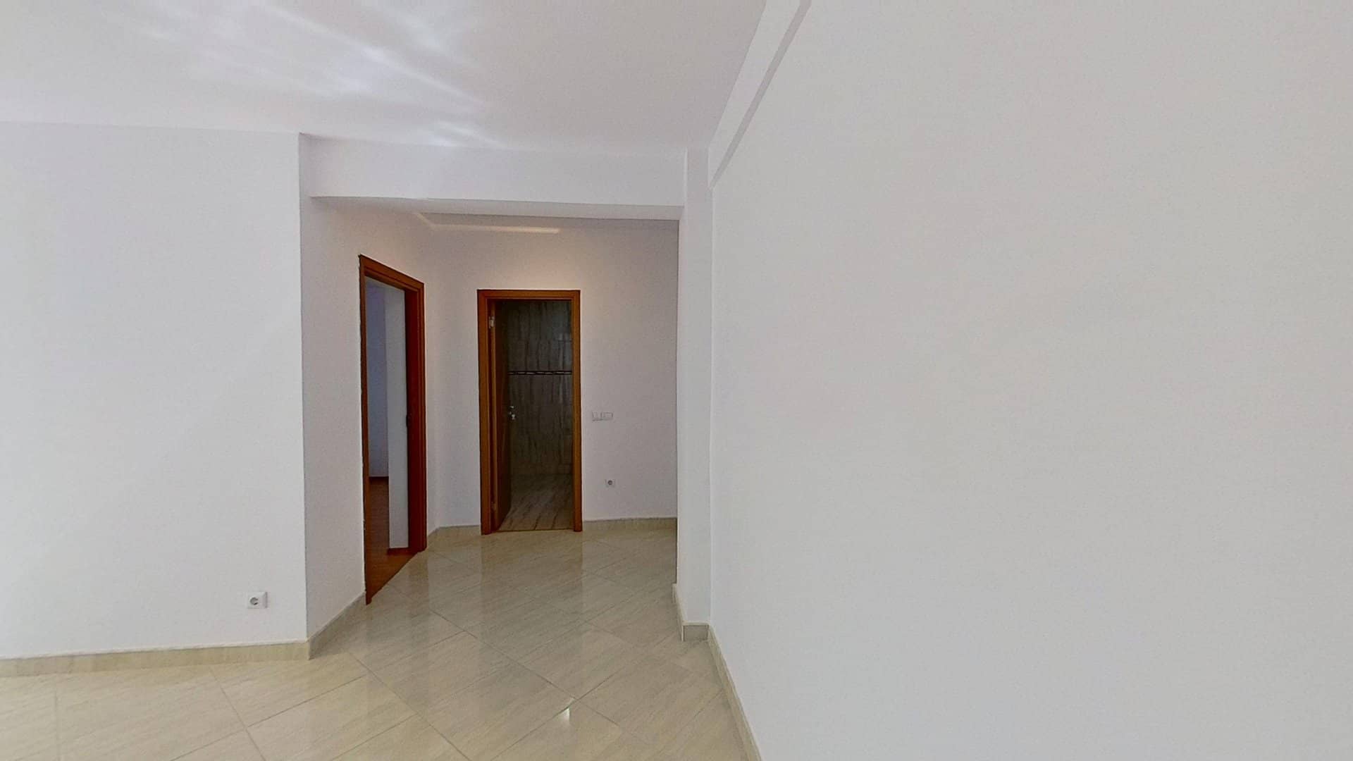 Apartament în vilă cu curte, etaj 1 — fotografia 3 din 8