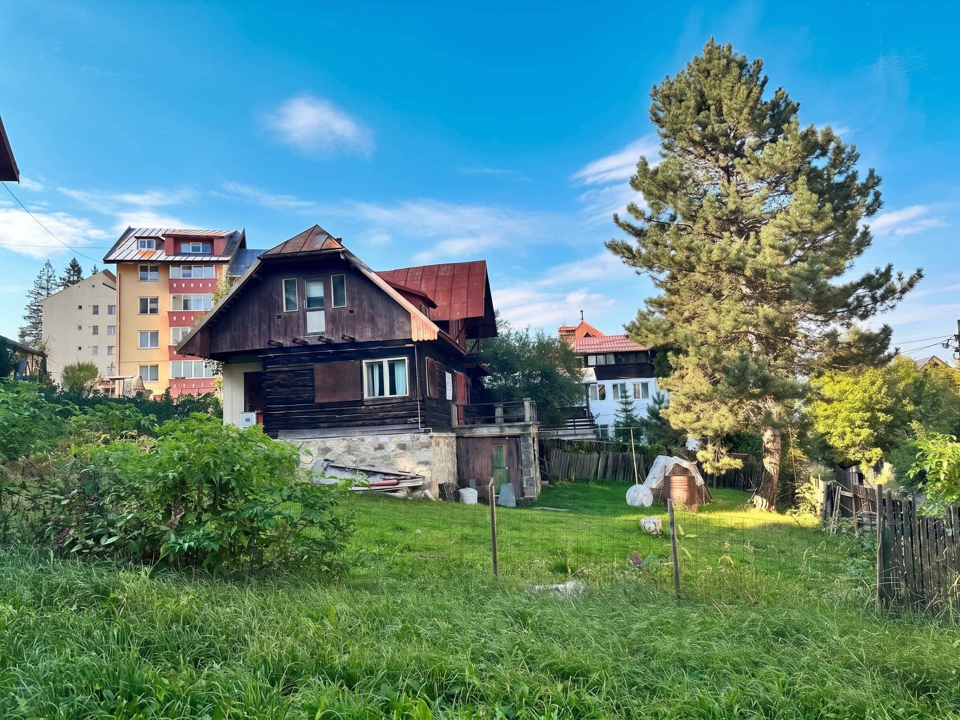 Casă centrală în Predeal cu teren de 750 mp SUPER OCAZIE — fotografia 2 din 17