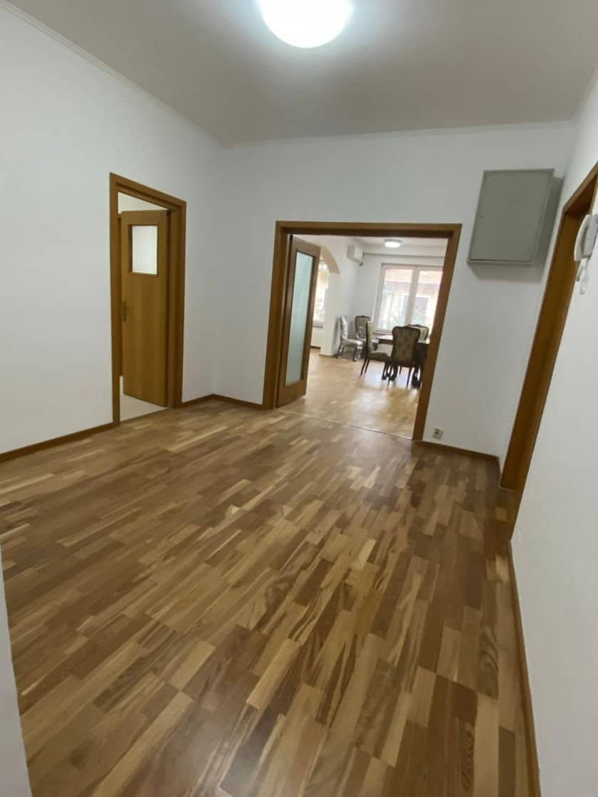 SE VINDE APARTAMENT DECOMANDAT 10 CAMERE LUX 456 MP UTILI IN ZONA AVIATORILOR — fotografia 7 din 18