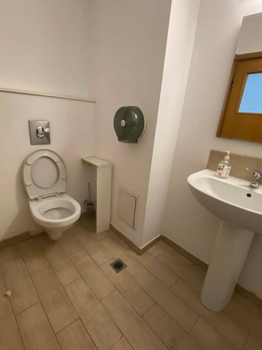 SE VINDE APARTAMENT DECOMANDAT 10 CAMERE LUX 456 MP UTILI IN ZONA AVIATORILOR — fotografia 9 din 18