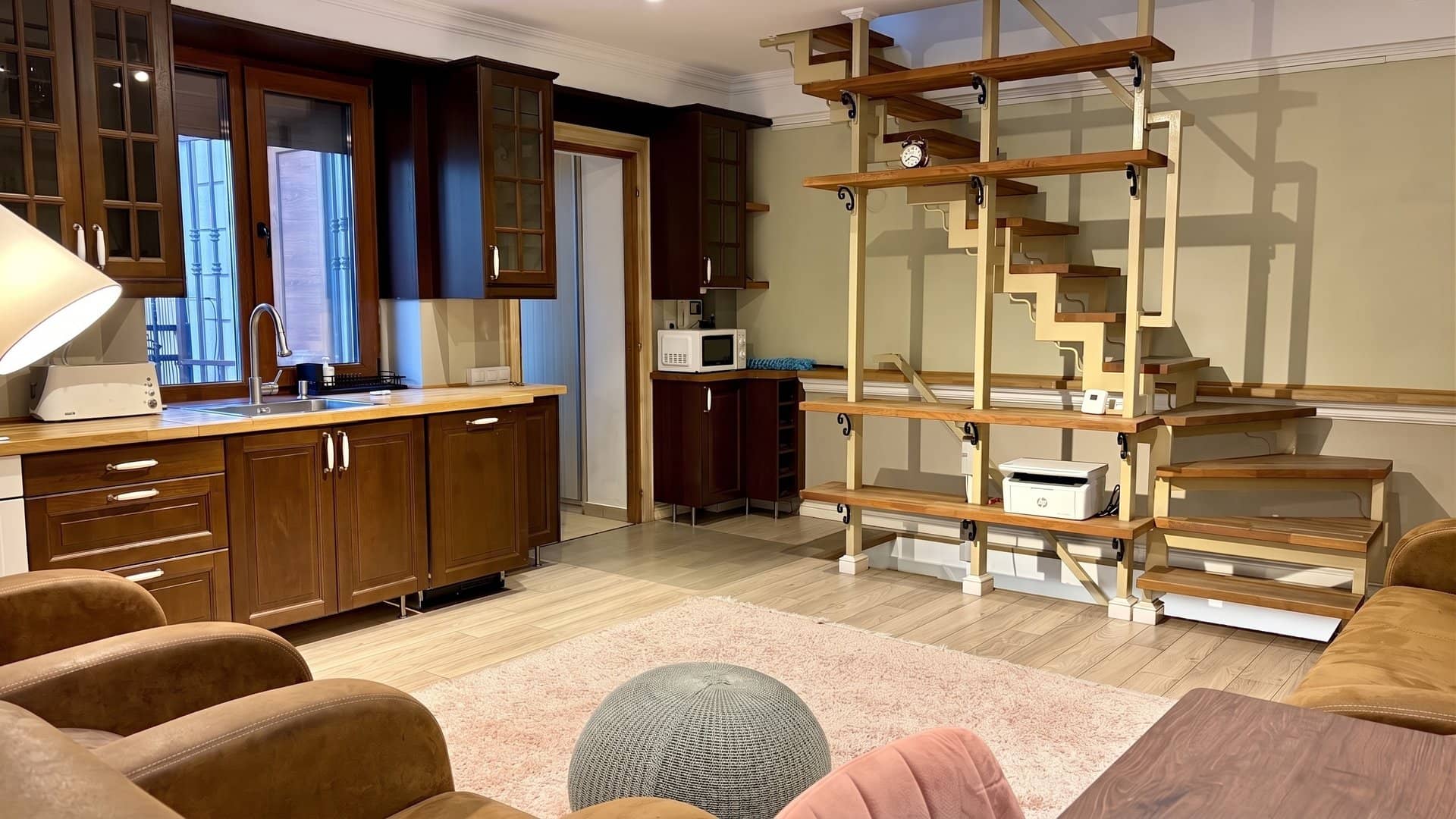 Casă cu design aparte | 4 camere | Demisol și mansardă înaltă | Centrală Proprie — fotografia 3 din 17