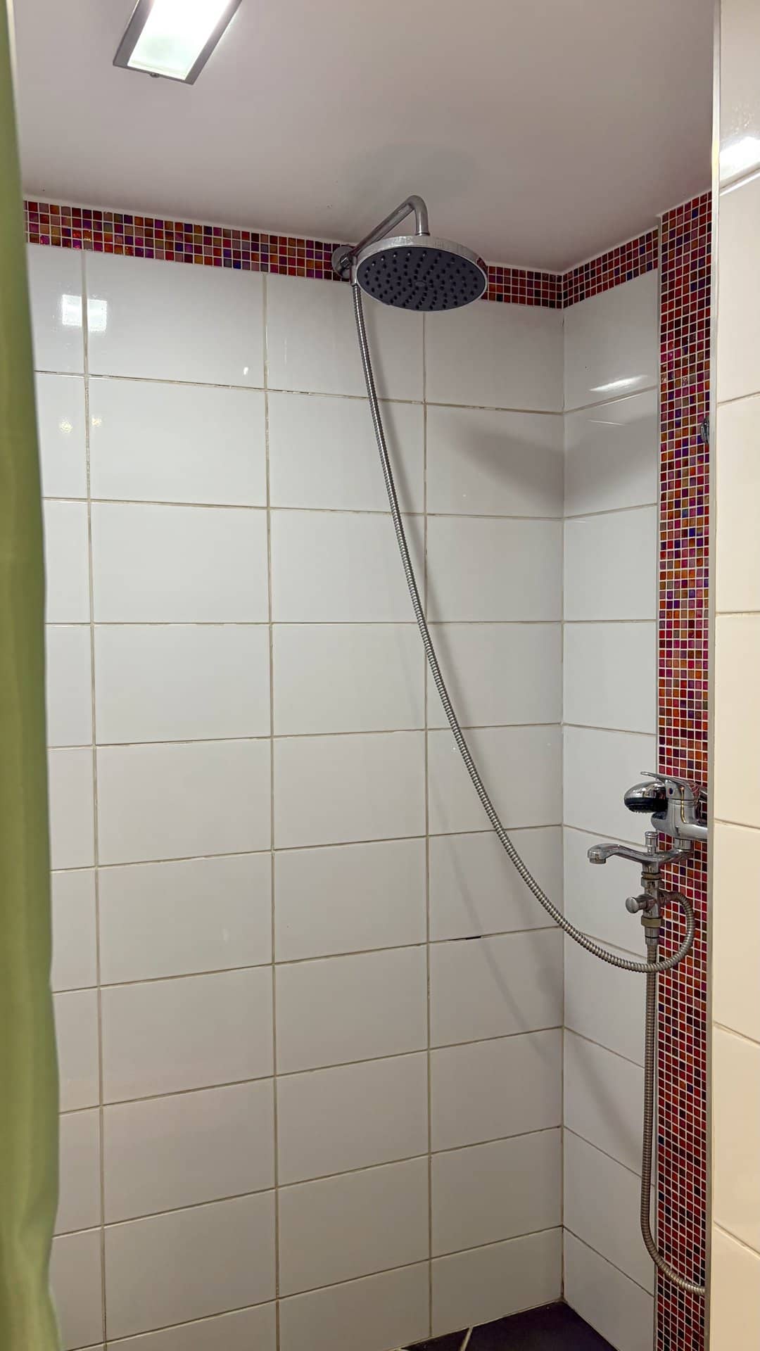 Casă cu design aparte | 4 camere | Demisol și mansardă înaltă | Centrală Proprie — fotografia 16 din 17
