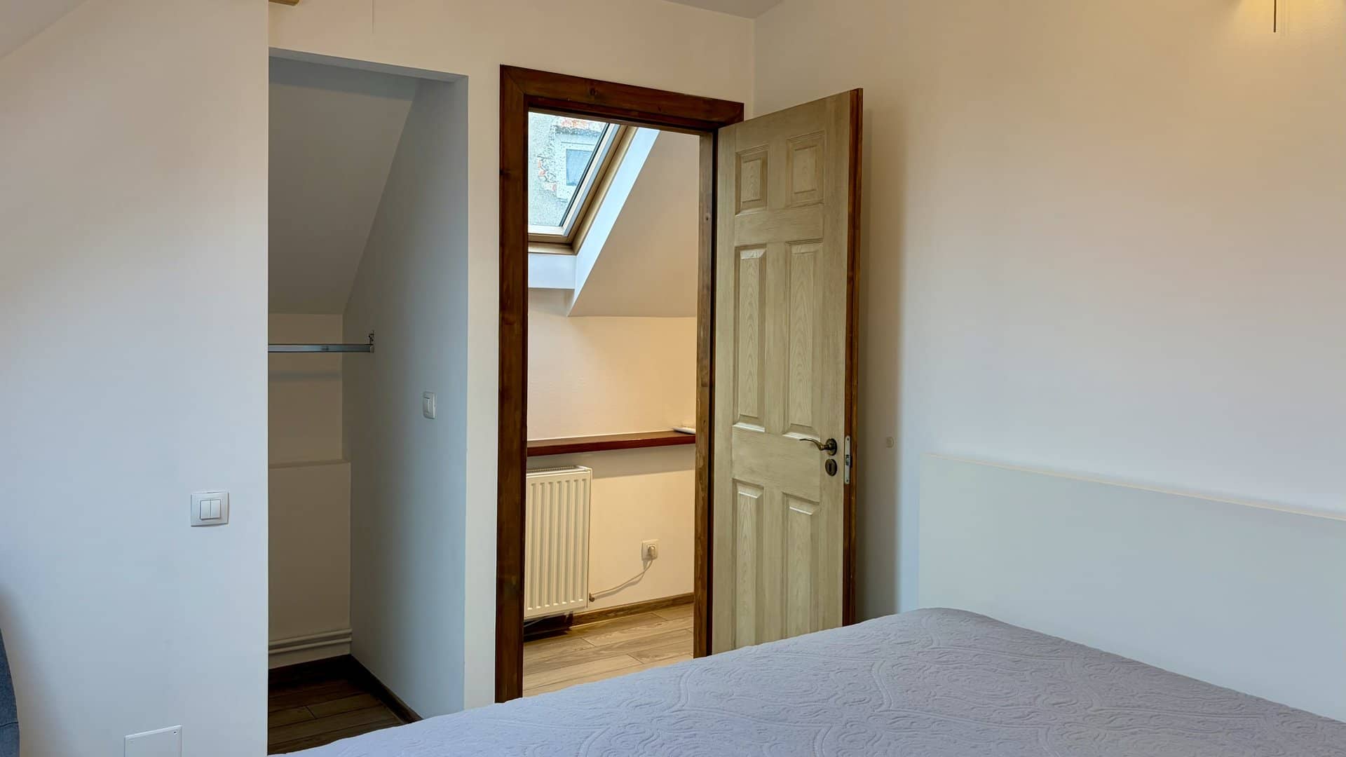 Casă cu design aparte | 4 camere | Demisol și mansardă înaltă | Centrală Proprie — fotografia 7 din 17