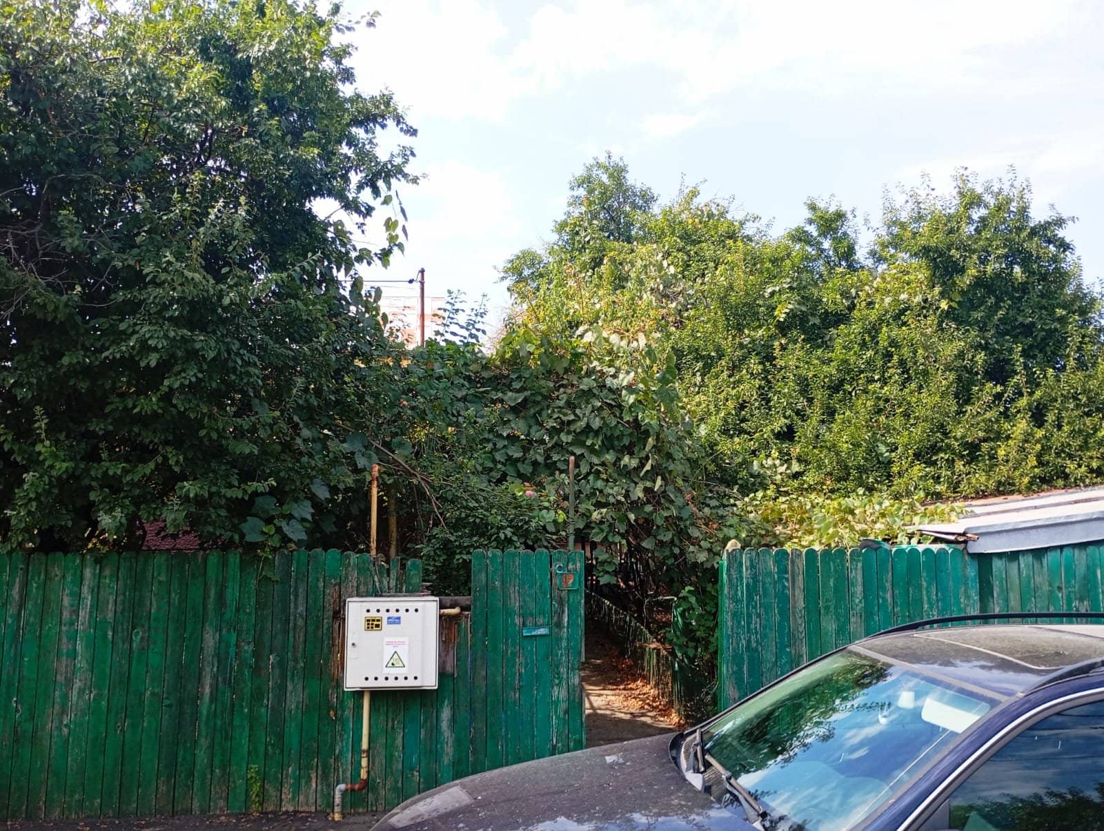 Casă cu teren generos lângă Șoseaua Colentina — fotografia 1 din 9