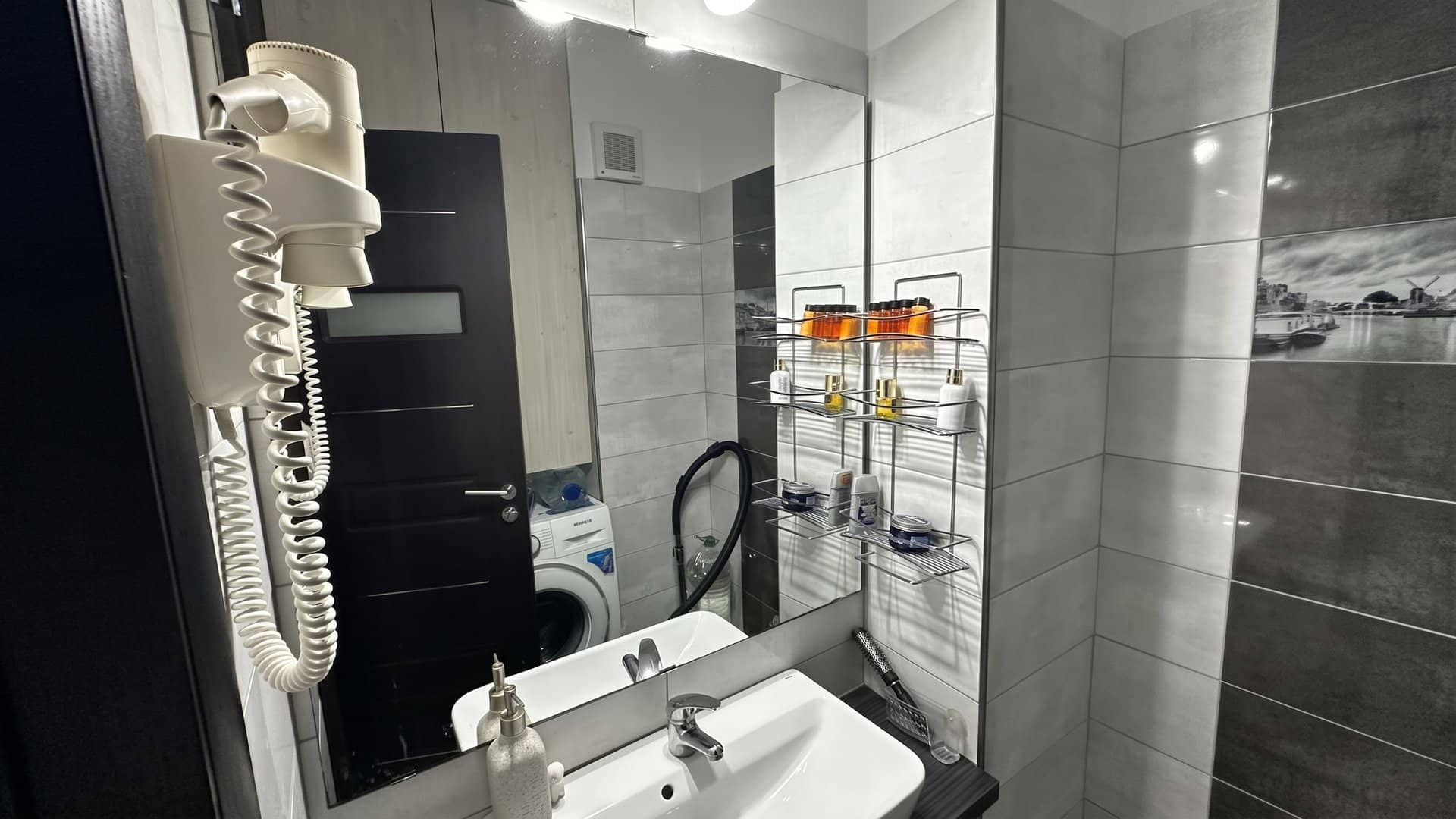 3 camere Ultracentral, decomandat, centrală proprie, loc de parcare, lift nou — fotografia 16 din 21