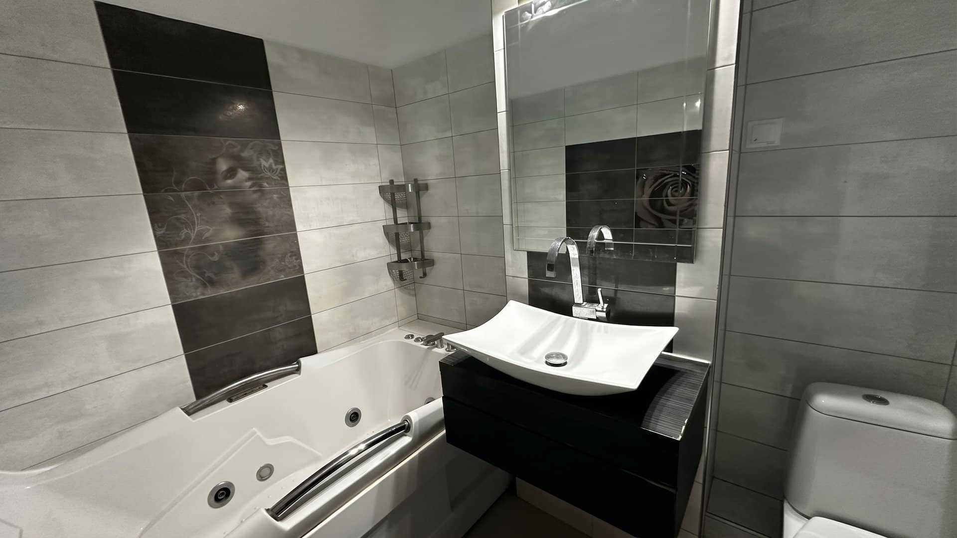 3 camere Ultracentral, decomandat, centrală proprie, loc de parcare, lift nou — fotografia 14 din 21