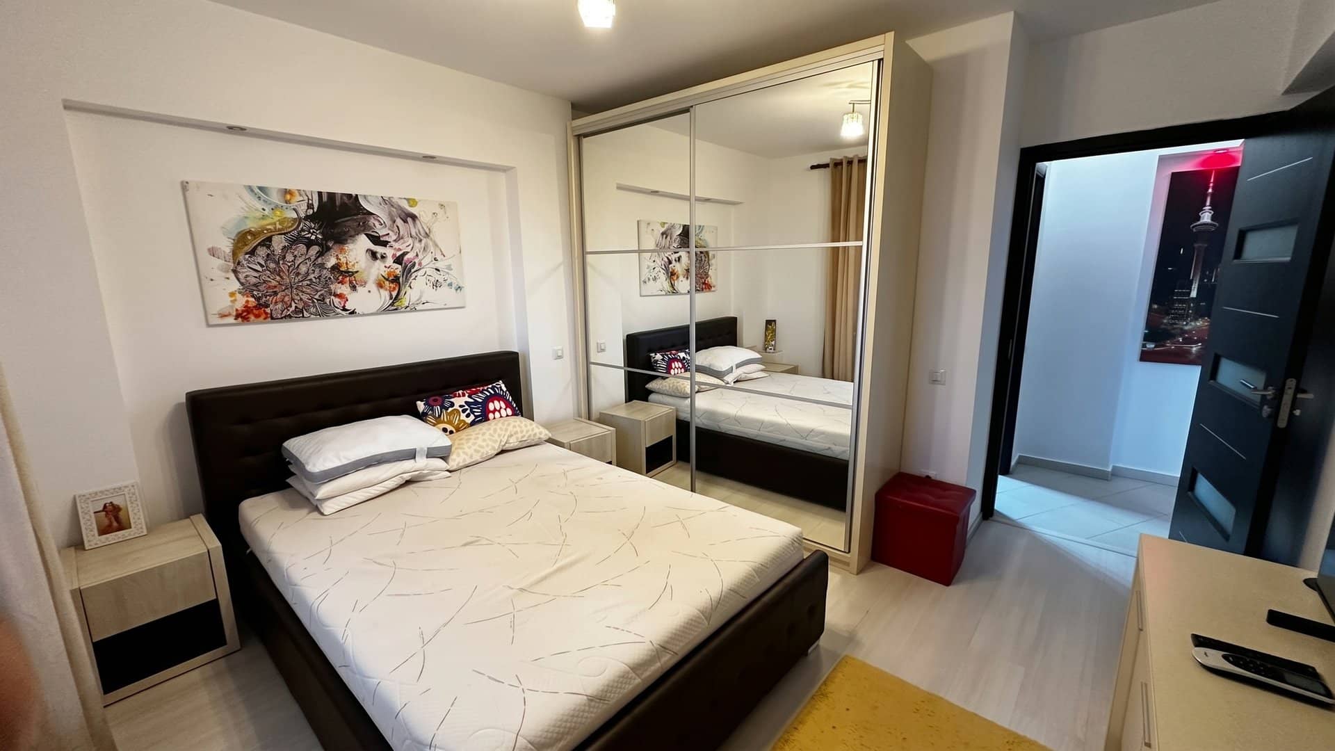 3 camere Ultracentral, decomandat, centrală proprie, loc de parcare, lift nou — fotografia 8 din 21