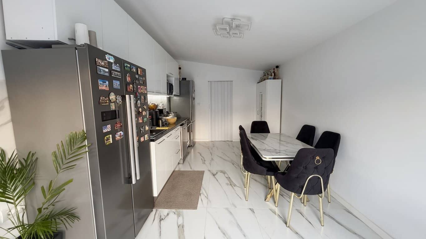 Vilă modernă cu 4 camere în Pantelimon, gata de mutat — fotografia 12 din 19
