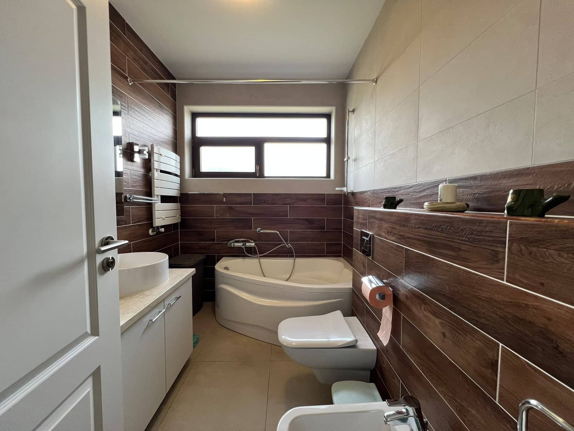MOGOȘOAIA – VILĂ CU 4 CAMERE, TEREN 971 MP, CURTE ȘI GRĂDINĂ! — fotografia 11 din 24