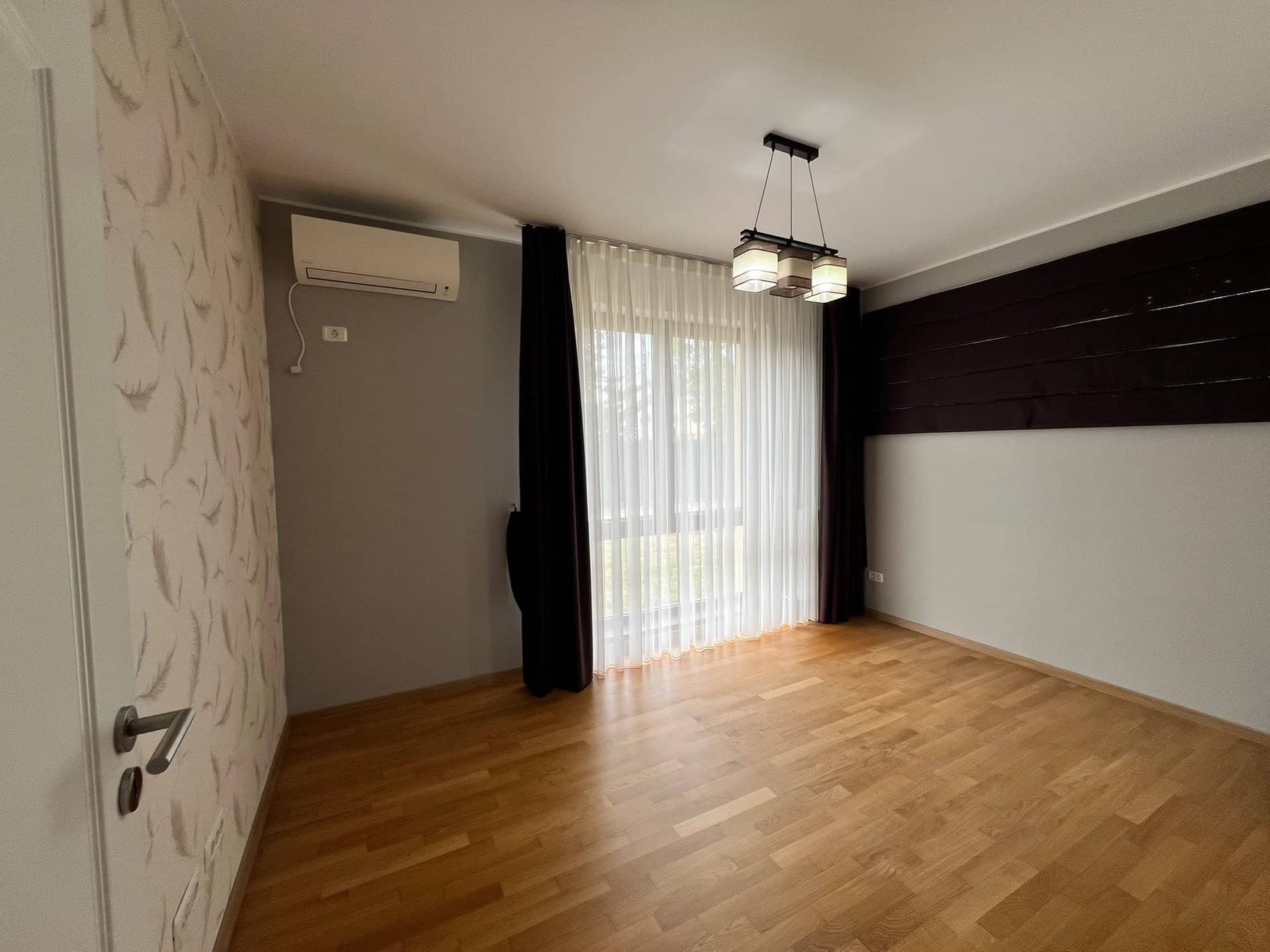 MOGOȘOAIA – VILĂ CU 4 CAMERE, TEREN 971 MP, CURTE ȘI GRĂDINĂ! — fotografia 14 din 24