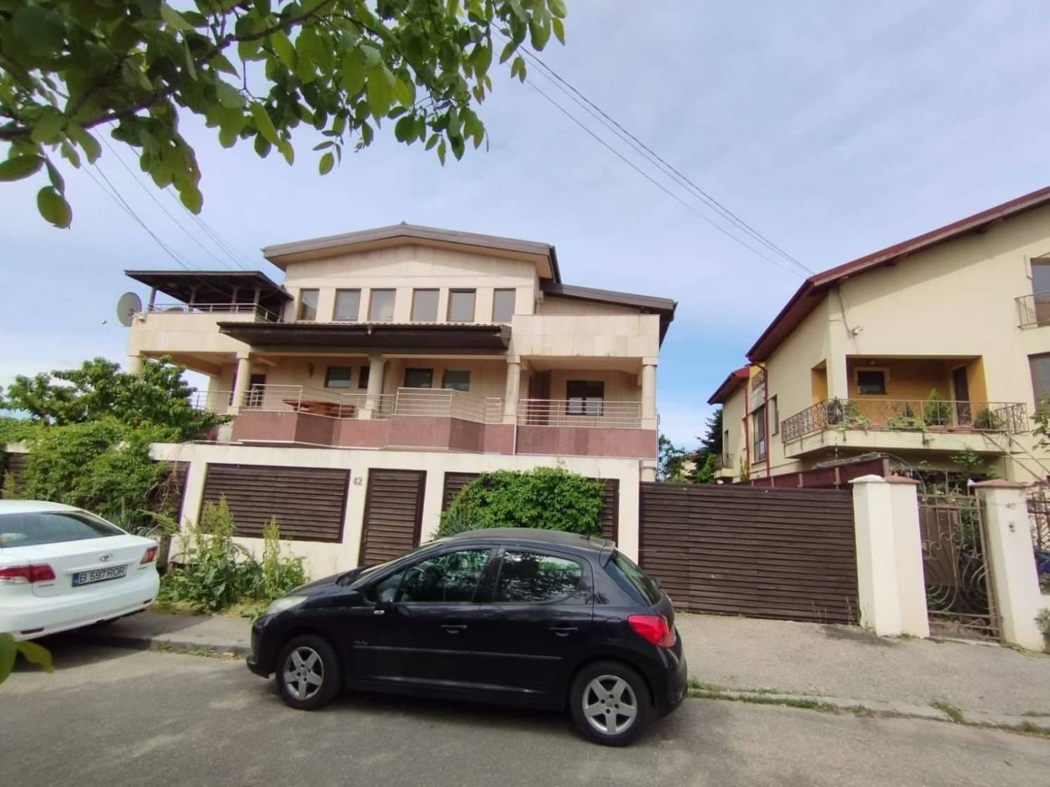 SUPER OCAZIE SE VINDE CASA IN ZONA FUNDENI — fotografia 1 din 41