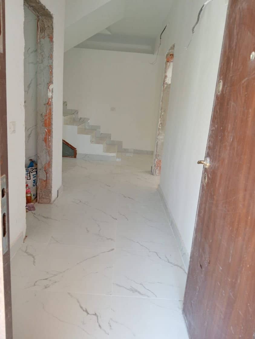 SUPER OCAZIE SE VINDE CASA IN ZONA FUNDENI — fotografia 9 din 41