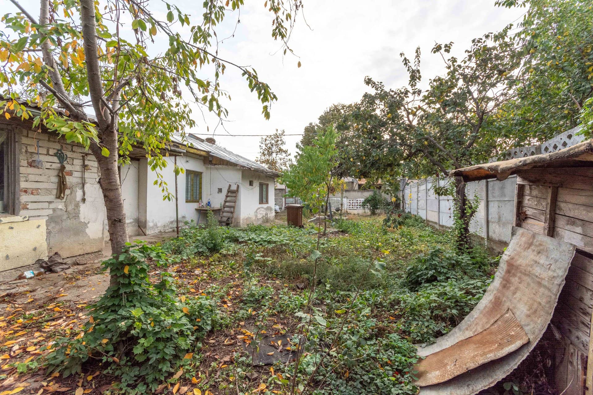 Straulesti - str. Pietrosita nr. 10, Casa demolabila cu teren 388 mp — fotografia 9 din 12