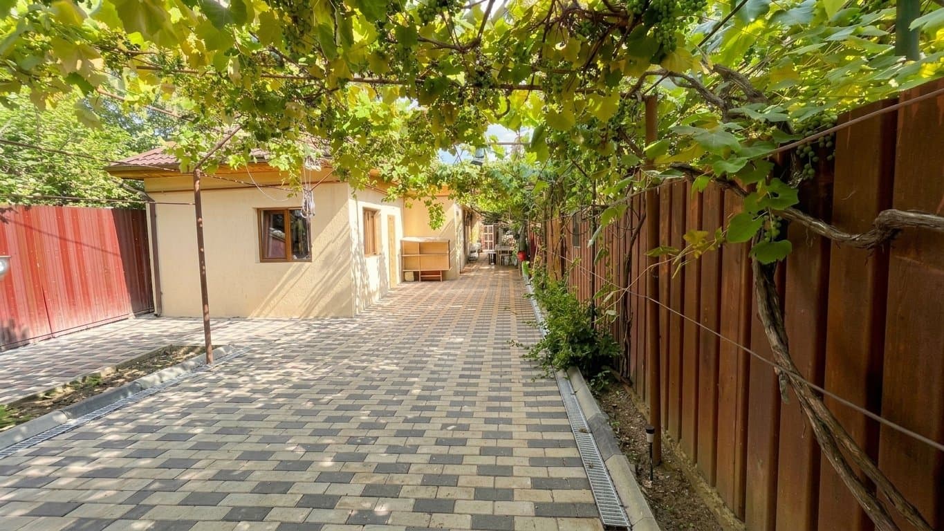 Casa 3 camere | 2 min Metrou Laminorului | Teren 241 mp | Renovata complet