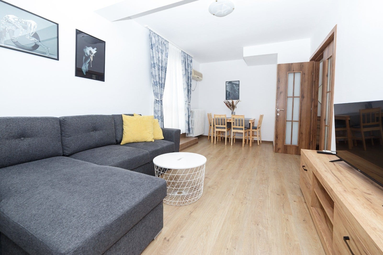 Apartament de închiriat – Universitate | 2 camere | Terasă 40 mp — fotografia 1 din 19