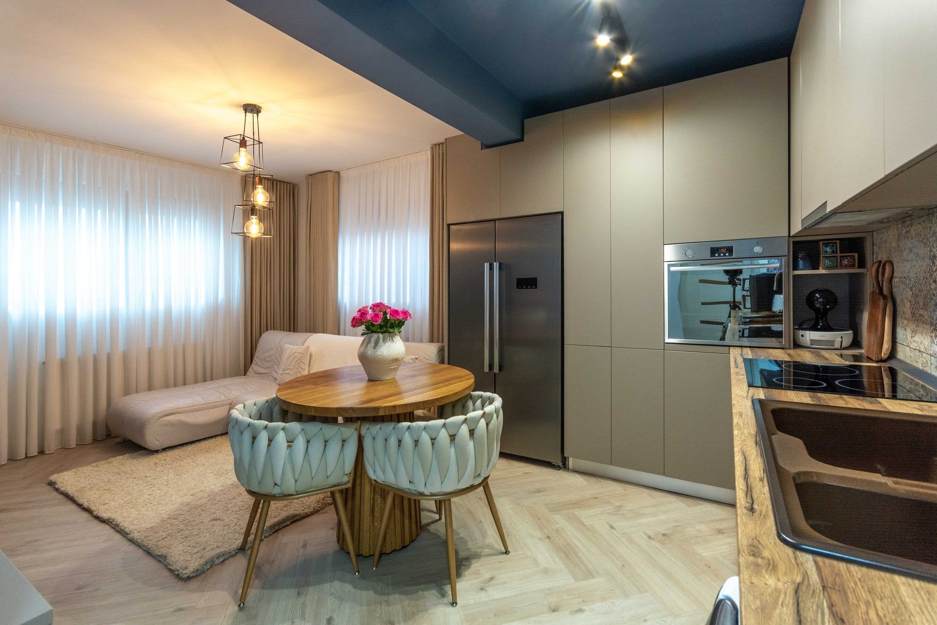 Bucureștii Noi, Chitila, Ap. 3 camere de vanzare, 13 Min Metrou Jiului, Renovat Lux, demisol — fotografia 1 din 19