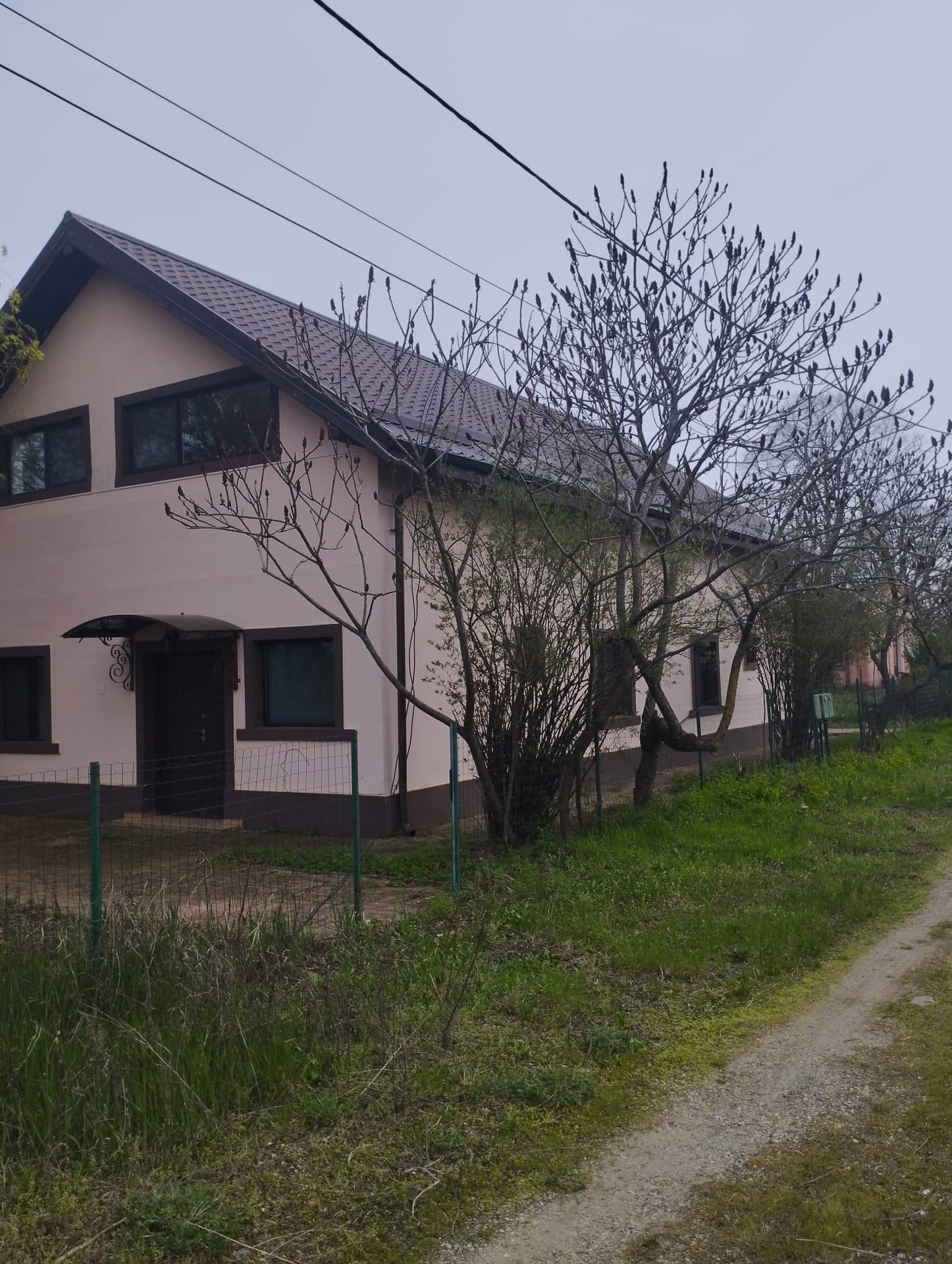 Complex lângă București cu 9 case pe 30.000 mp teren — fotografia 1 din 7