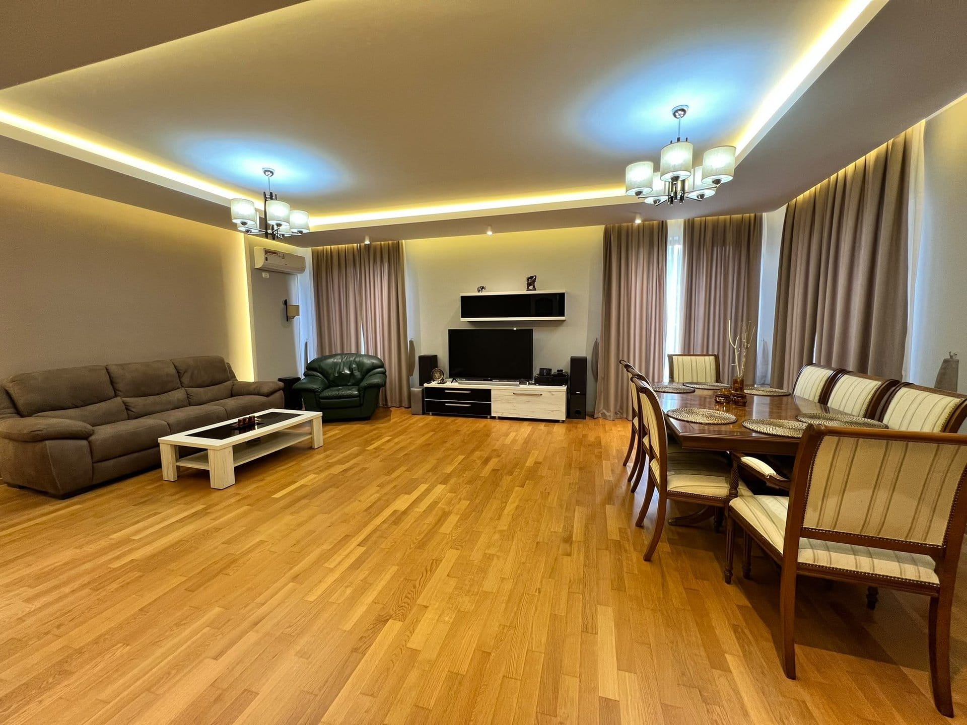 MOGOȘOAIA – VILĂ CU 4 CAMERE, TEREN 971 MP, CURTE ȘI GRĂDINĂ! — fotografia 1 din 24