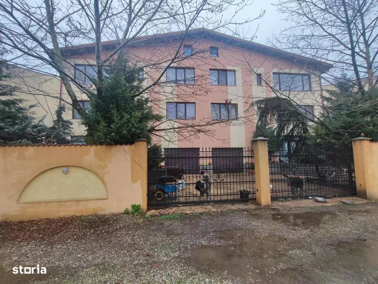 Vila Cernica langa lac - 439000 Euro negociabil