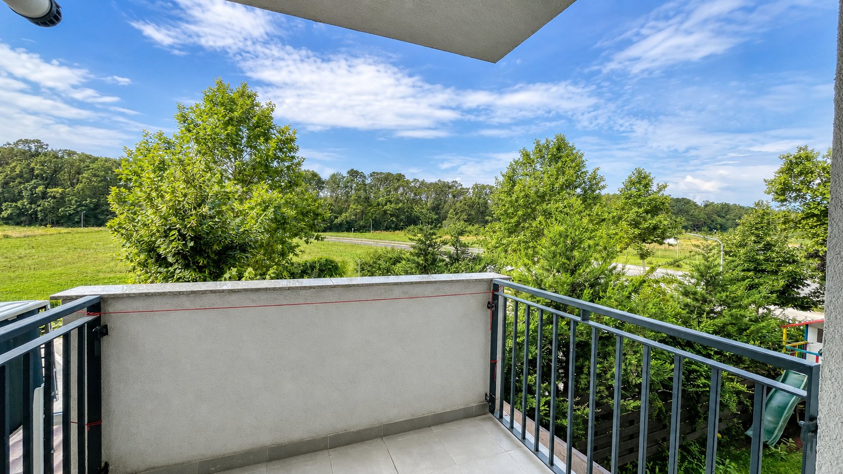 Greenfield Residence – 3 camere cu vedere la pădure Mobilat complet Parcare inclusă