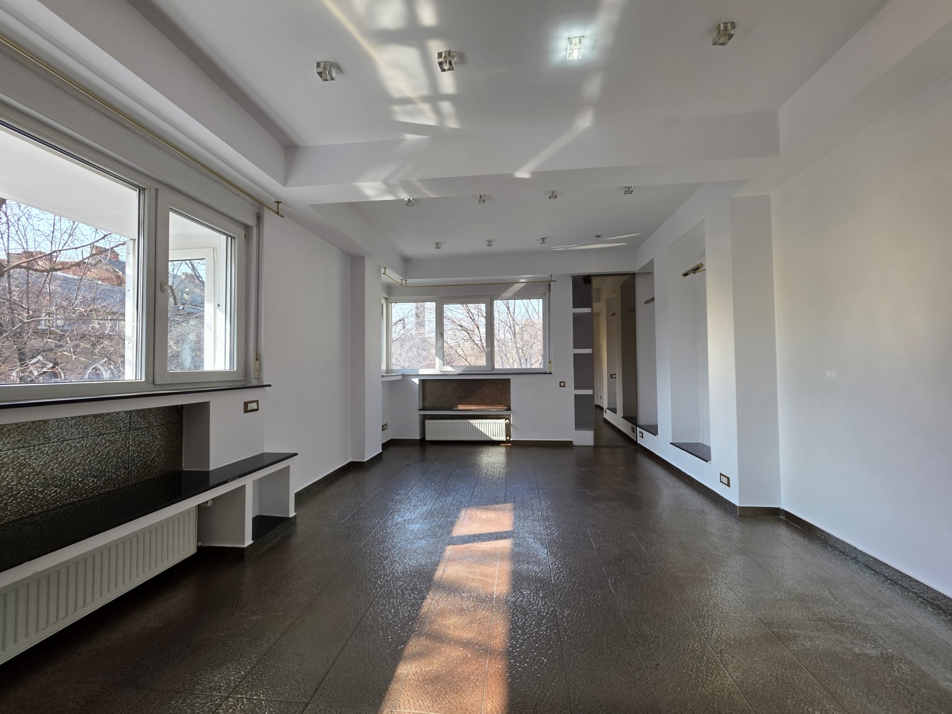 Studio nedecomandat, 40 mp, etaj 2, Bulevardul Carol I