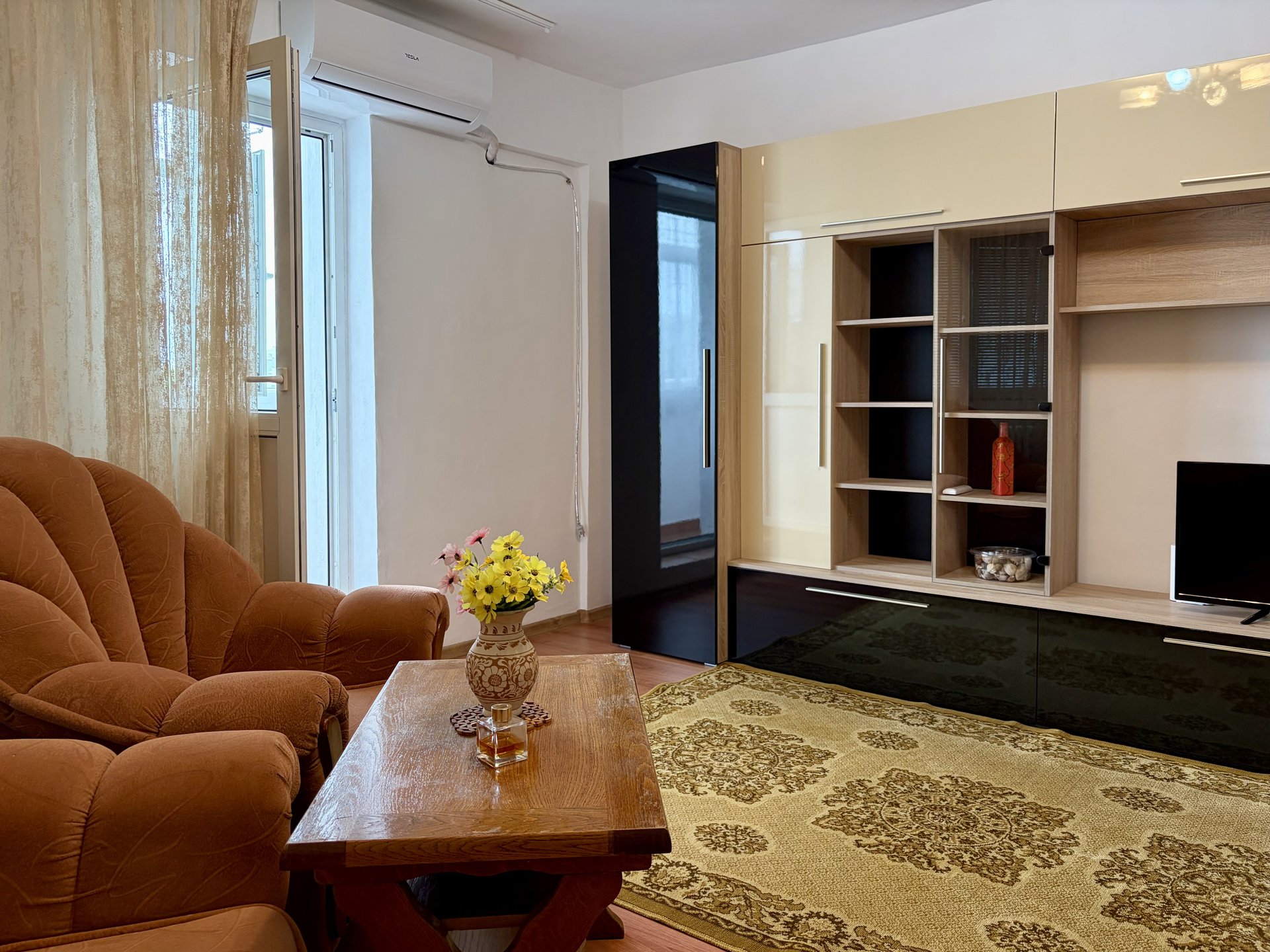 Apartament 2 camere decomandat | Metrou 1 Decembrie 1918 | Renovat complet