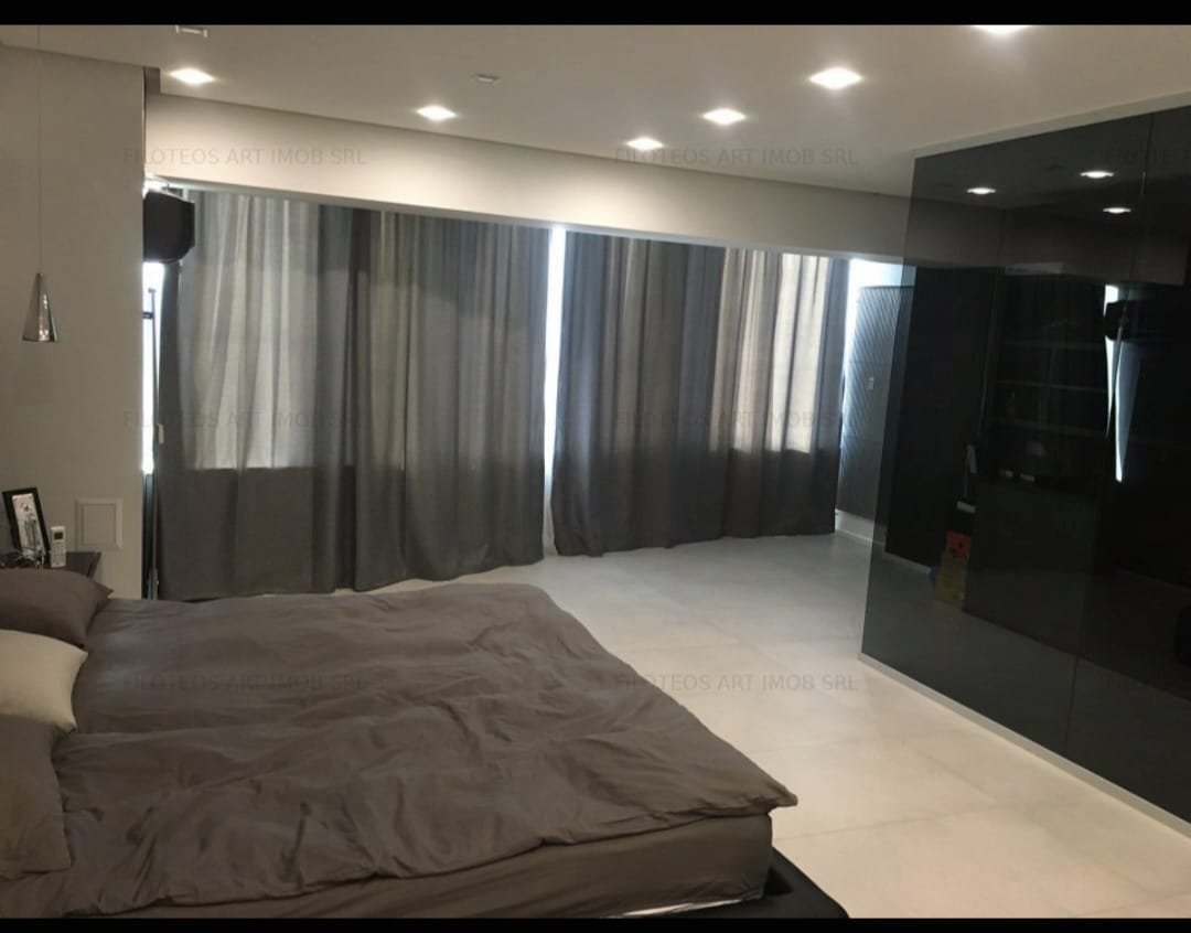 OCAZIE apartament duplex spațios 6 camere, B-dul Unirii, vedere stradala, pret 575000€
