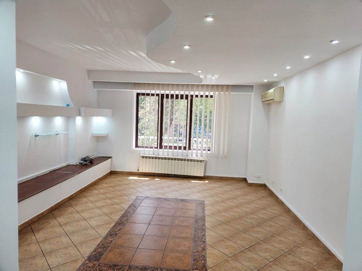 Apartament 3 camere decomandat pe Octavian Goga