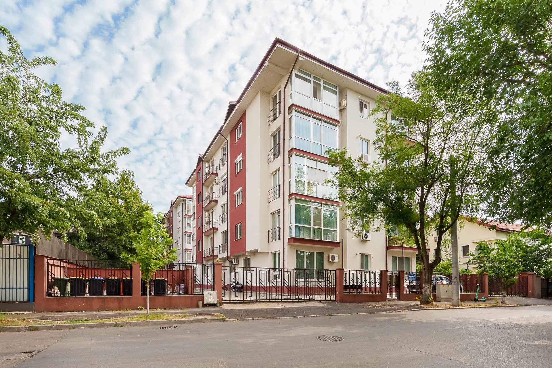 Apartament 3 camere, 89 mp utili, bloc 2008, parcare – Militari, Str. Orșova