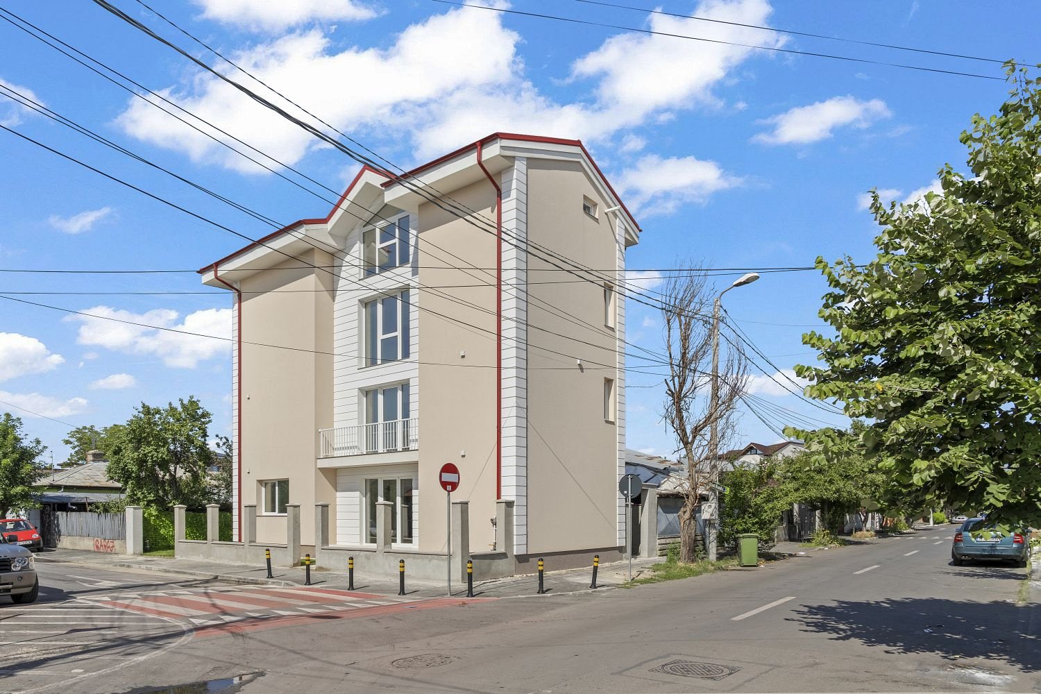 Vila sector 1 - 300mp - P+2+M - 11 camere - Chitila